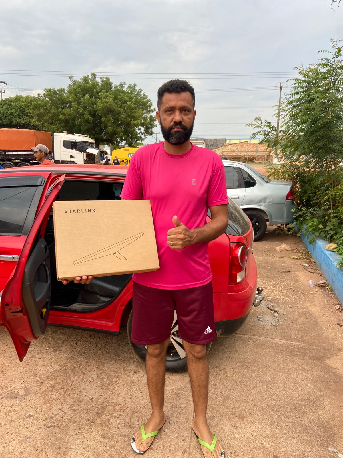 Cliente satisfeito com a caixa Starlink Mini